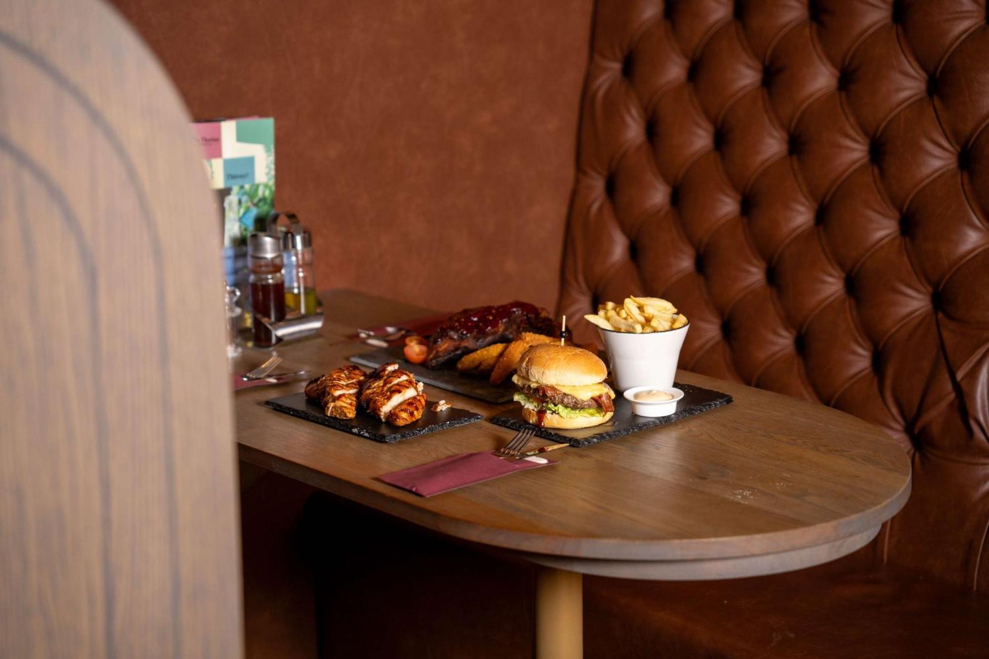 The Florian Amsterdam Airport, Worldhotels Crafted Hoofddorp Bagian luar foto
